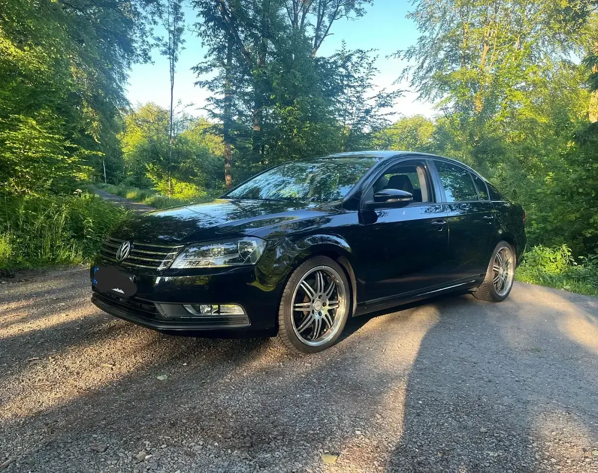 Gebraucht VW Passat 122 PS (89 kW) 2012 Schwarz Limousine