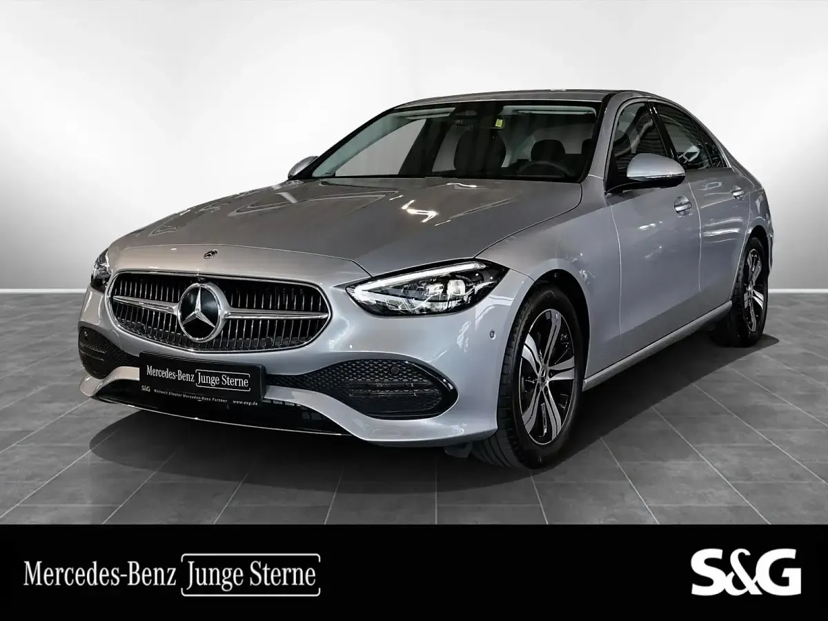 Gebraucht Mercedes C200 Avantgarde 204 PS (150 kW) 2025 Limousine