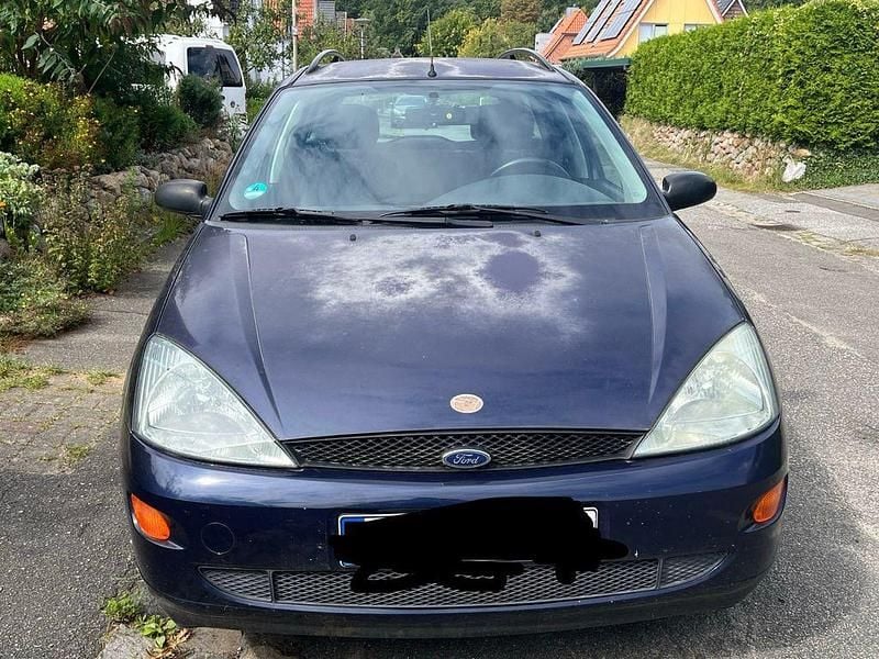 Blau Gebraucht 1999 Ford Focus Trend Limousine | 550 € (Guter Preis) - Bild 1/4