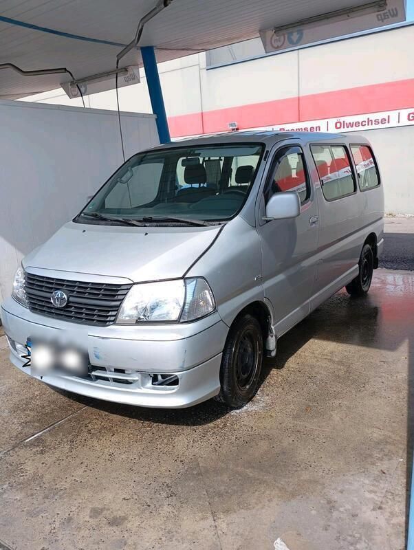Silber Gebraucht 2007 Toyota HiAce Van / Kleinbus | 10.000 € - Bild 1/4