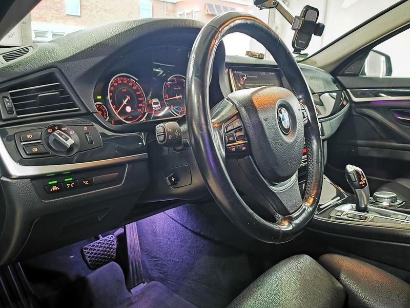 Gebraucht BMW 525 Sport Line 218 PS (160 kW) 2015 Schwarz Limousine