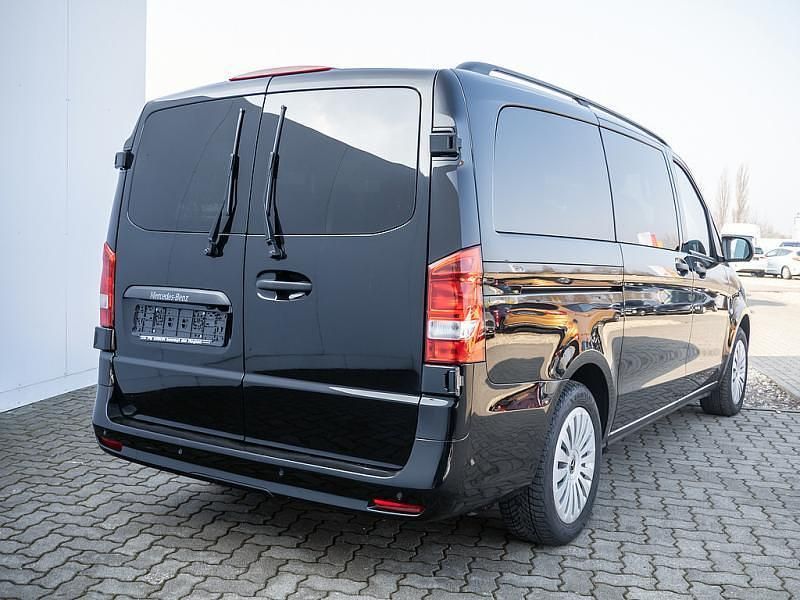 Gebraucht Mercedes Vito 190 PS (139 kW) 2022 Schwarz / obsidianschwarz Van