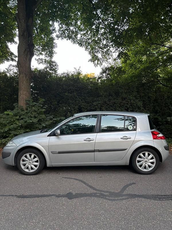 Gebraucht Renault Mégane II 112 PS (82 kW) 2006 Grau Kleinwagen