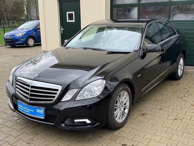 Gebraucht Mercedes E250 204 PS (150 kW) 2009 Schwarz Limousine