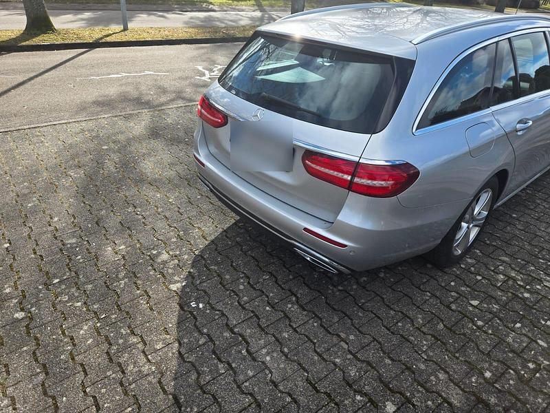 Gebraucht Mercedes E200 150 PS (110 kW) 2017 Silber Kombi