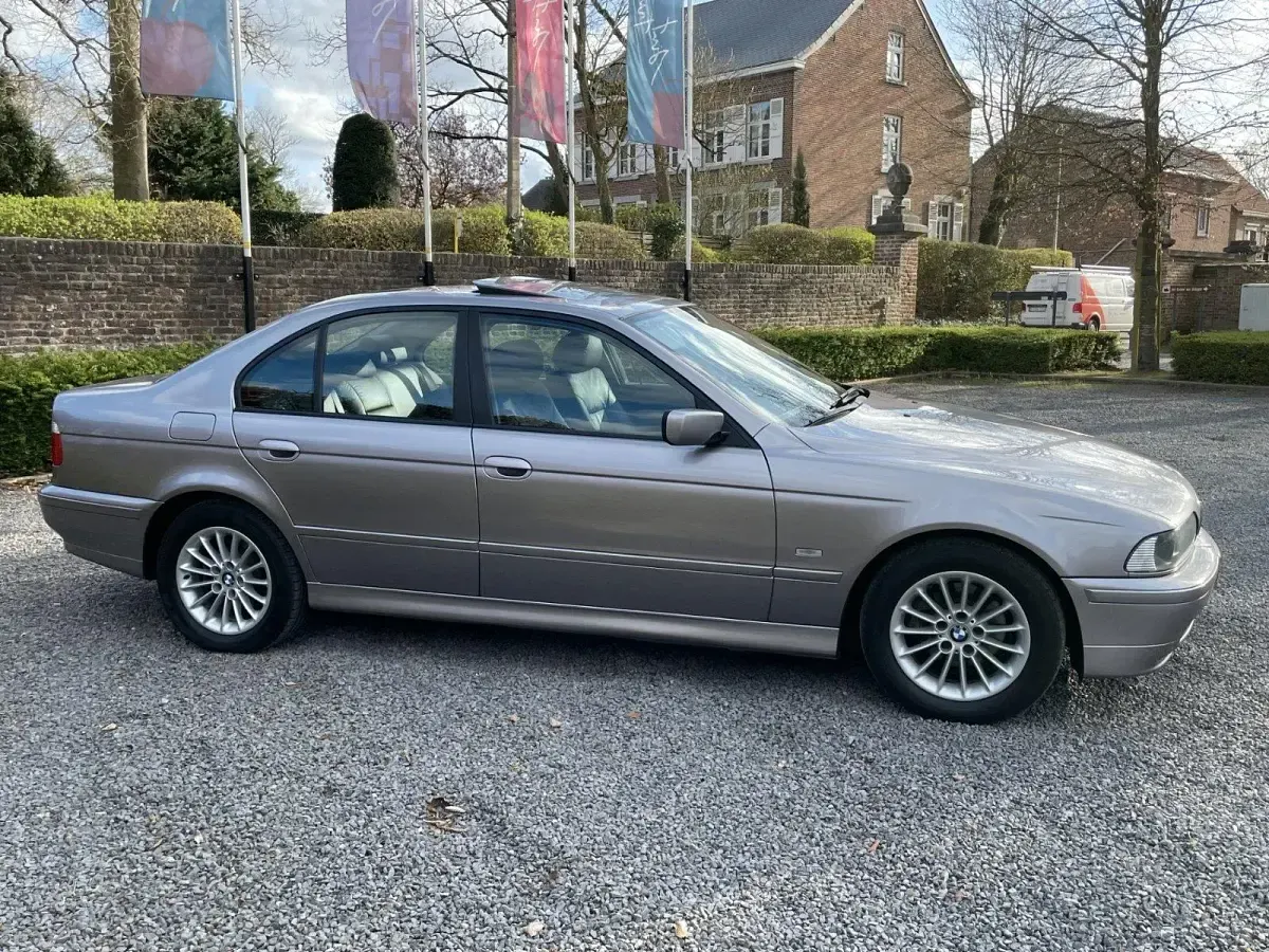 Gebraucht BMW 525 192 PS (141 kW) 2001 Silber Limousine