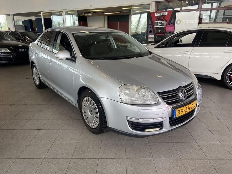 Grau Gebraucht 2008 VW Jetta Comfortline Limousine | 2.840 € (Fairer Preis) - Bild 1/4