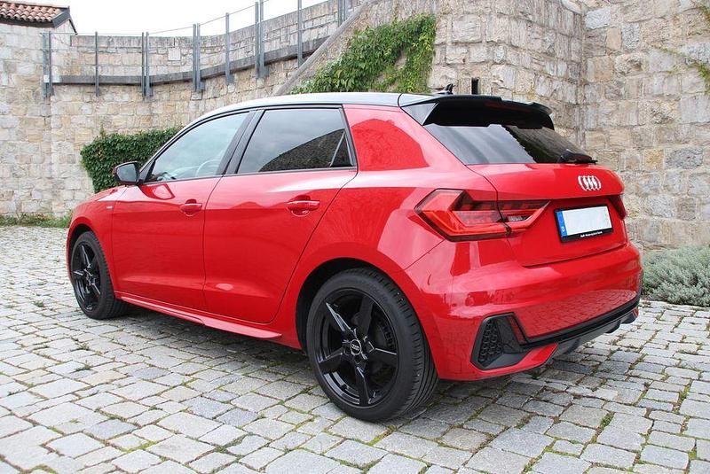 Gebraucht Audi A1 S-Line 95 PS (69 kW) 2024 Rot SUV