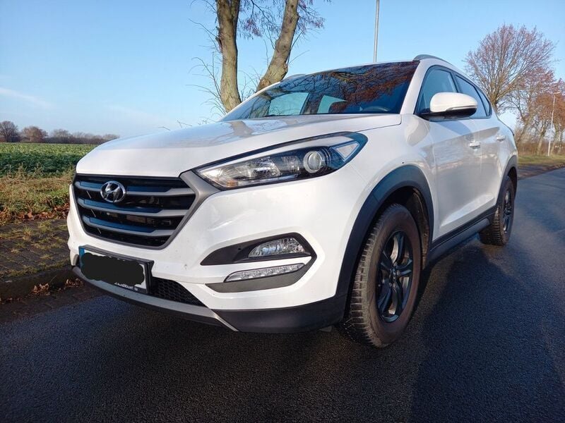 Weiß Gebraucht 2015 Hyundai Tucson Intro Edition SUV | 12.000 € (Guter Preis) - Bild 1/4
