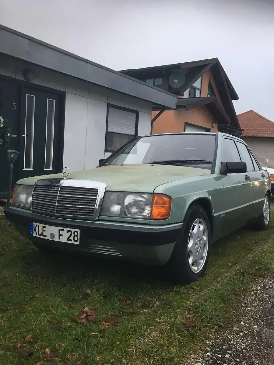 Gebraucht Mercedes 190 Sportline 109 PS (80 kW) 1990 Grün Limousine