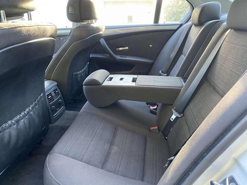 Gebraucht BMW 520 177 PS (130 kW) 2009 Grau Limousine