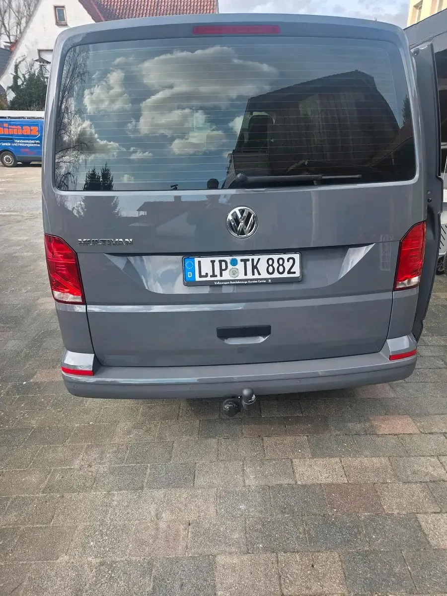 Gebraucht VW Multivan 150 PS (110 kW) 2021 Grau Van / Kleinbus