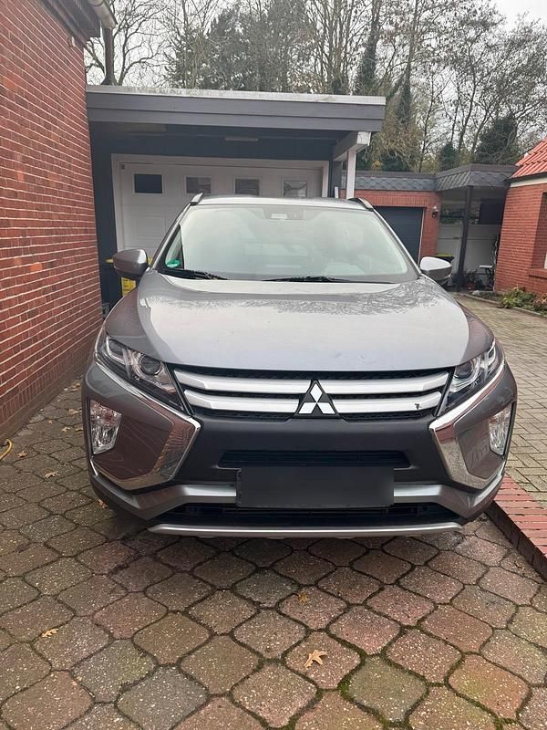 Silber Gebraucht 2020 Mitsubishi Eclipse Cross SUV | 13.900 € (Superpreis) - Bild 1/3