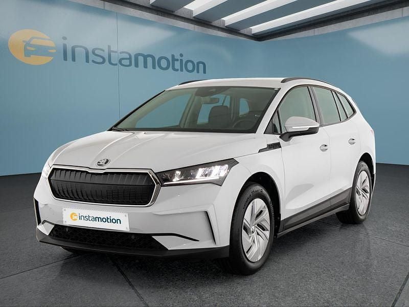 Weiß Gebraucht 2023 Skoda Enyaq iV Loft SUV | 22.949 € (Guter Preis) - Bild 1/4