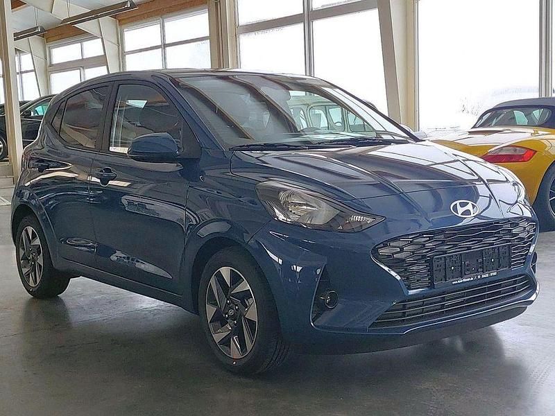 Neu Hyundai i10 Premium 79 PS (58 kW) 2025 Grau Kleinwagen