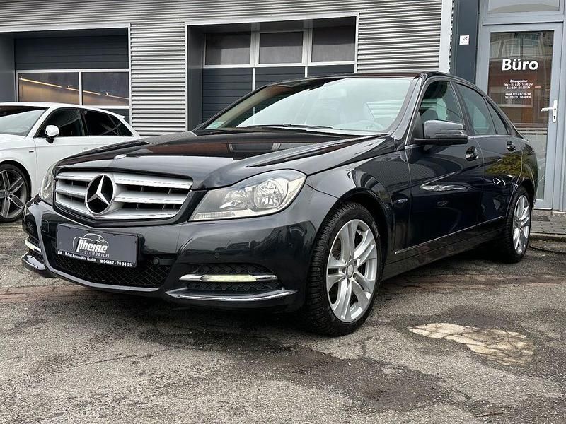 Gebraucht Mercedes C180 156 PS (114 kW) 2011 Schwarz Limousine