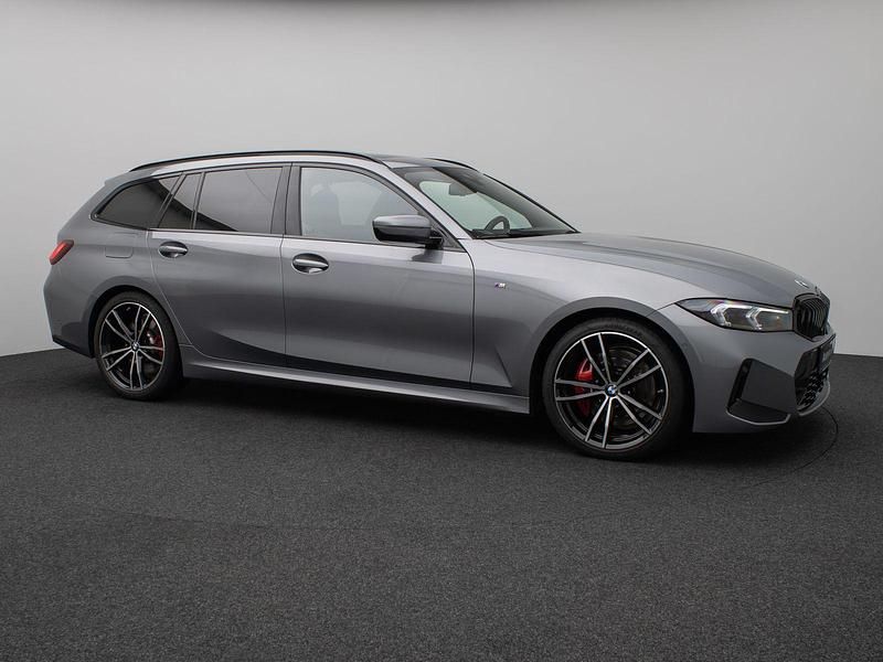 Gebraucht BMW 330 M Sport 286 PS (210 kW) 2023 Skyscarper grauc4wschwarz Limousine