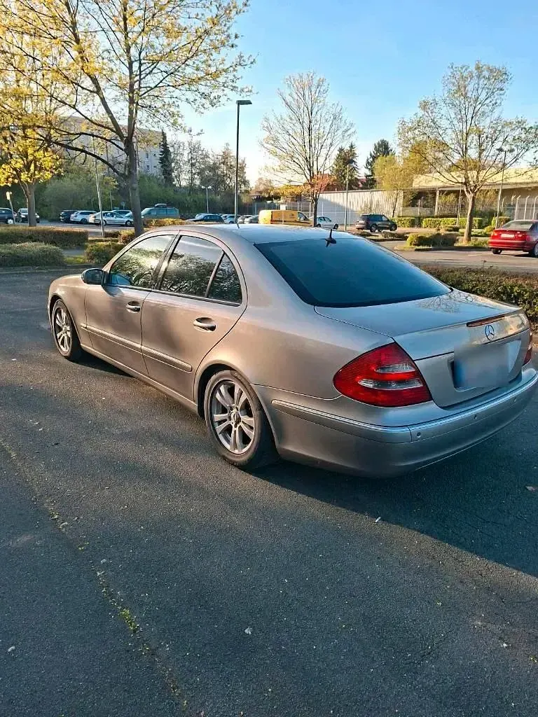 Gebraucht Mercedes E270 177 PS (130 kW) 2003 Grau Limousine