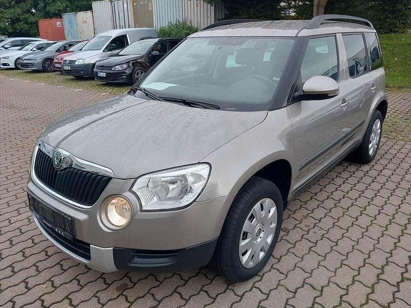 Beige Gebraucht 2013 Skoda Yeti Plus Edition SUV | 8.990 € (Guter Preis) - Bild 1/4