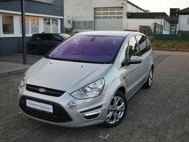 Silber Gebraucht 2011 Ford S-MAX Titanium Van / Kleinbus | 6.699 € (Fairer Preis) - Bild 1/4