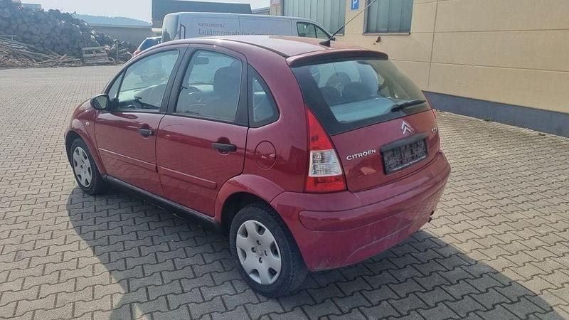 Gebraucht Citroën C3 Comfort 73 PS (53 kW) 2008 Rot Limousine