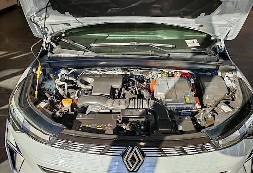 Usado Renault Symbioz Evolution 143 HP (105 kW) 2025 Cinzento SUV