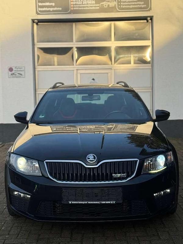 Gebraucht Skoda Octavia vRS 184 PS (135 kW) 2015 Schwarzmagic perleffekt Kombi