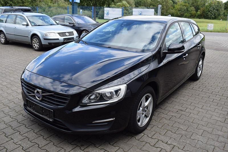 Schwarz Gebraucht 2016 Volvo V60 Business Edition Kombi | 12.200 € (Fairer Preis) - Bild 1/4