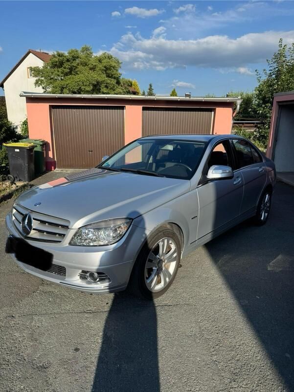 Silber Gebraucht 2007 Mercedes C200 Avantgarde Limousine | 7.400 € (Fairer Preis) - Bild 1/4