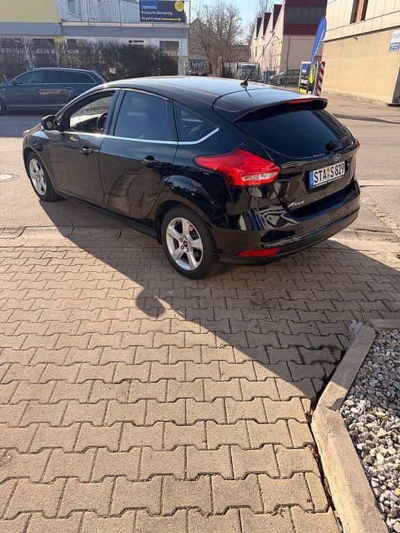 Gebraucht Ford Focus Titanium 125 PS (91 kW) 2016 Schwarz Limousine