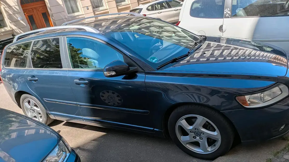 Usado Volvo V50 114 CV (83 kW) 2011 Azul Familiar