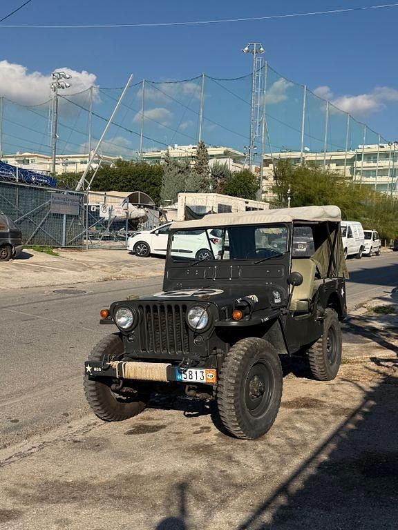 Grün Gebraucht 1952 Jeep Willys SUV | 13.900 € - Bild 1/4
