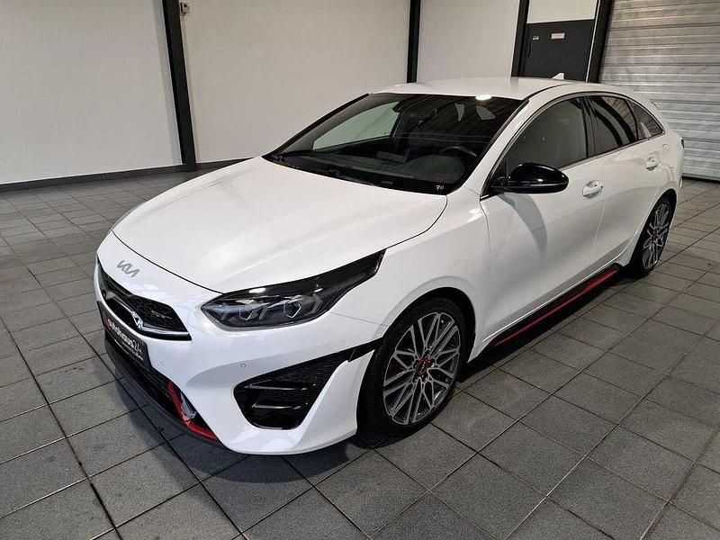 Gebraucht Kia ProCeed GT 204 PS (150 kW) 2022 Weiß Kleinwagen