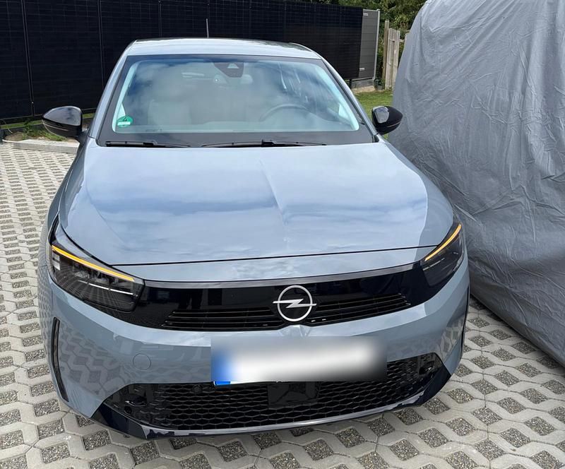 Grau Gebraucht 2024 Opel Corsa-e Kleinwagen | 18.300 € (Fairer Preis) - Bild 1/4