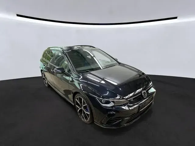 Gebraucht VW Golf VIII R 320 PS (235 kW) 2022 Deep black perleffekt Kombi