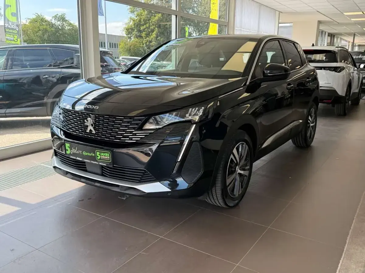 Gebraucht Peugeot 3008 Allure 136 PS (100 kW) 2023 Schwarz SUV