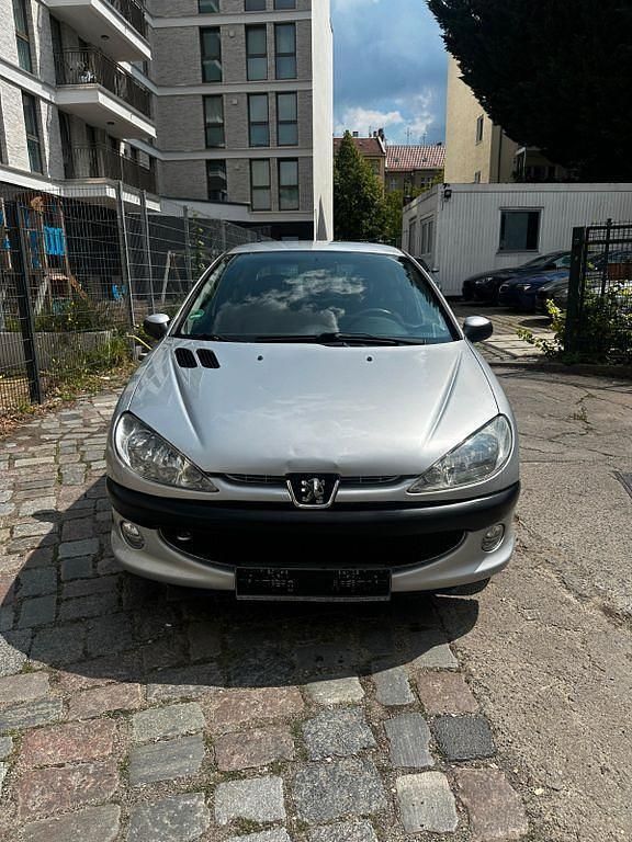 Grau Gebraucht 2006 Peugeot 206 Filou Kleinwagen | 1.690 € (Fairer Preis) - Bild 1/4