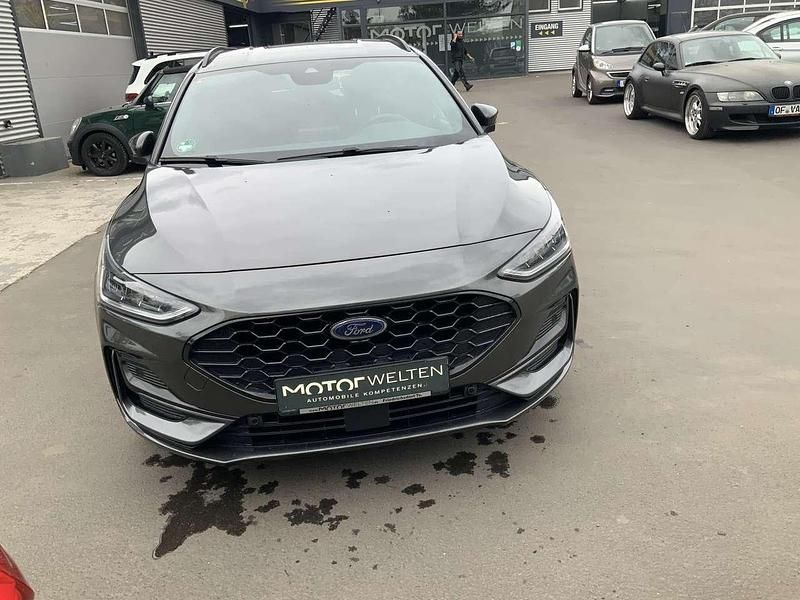 Gebraucht Ford Focus ST-Line 155 PS (114 kW) 2023 Magneticgrau (metallic) Kombi