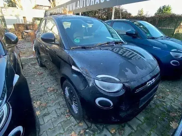 Gebraucht Fiat 500e 86 kW (118 PS) 2023 Schwarz Limousine