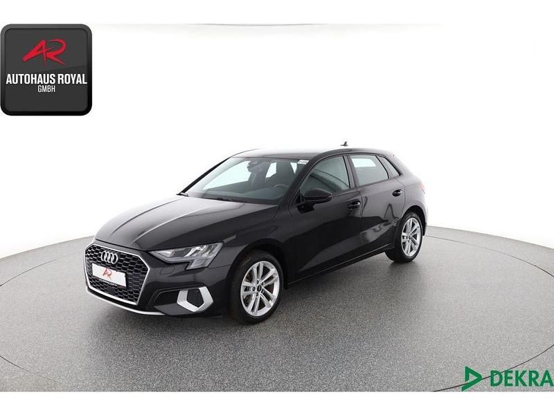 Schwarz (metallic) Gebraucht 2022 Audi A3 Ambiente Limousine | 26.440 € (Guter Preis) - Bild 1/4