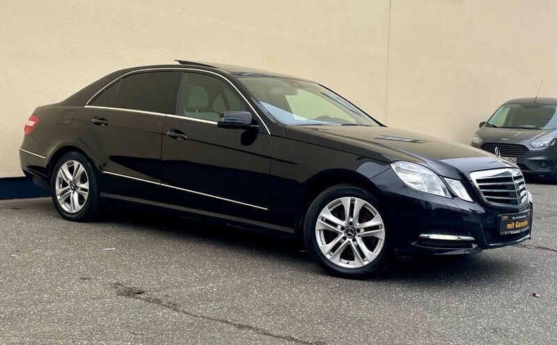 Schwarz Gebraucht 2010 Mercedes E350 Limousine | 13.690 € (Etwas zu teuer) - Bild 1/4