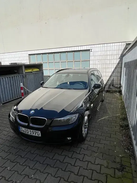 Second-hand BMW 320 184 CP (135 kW) 2011 Negru Break