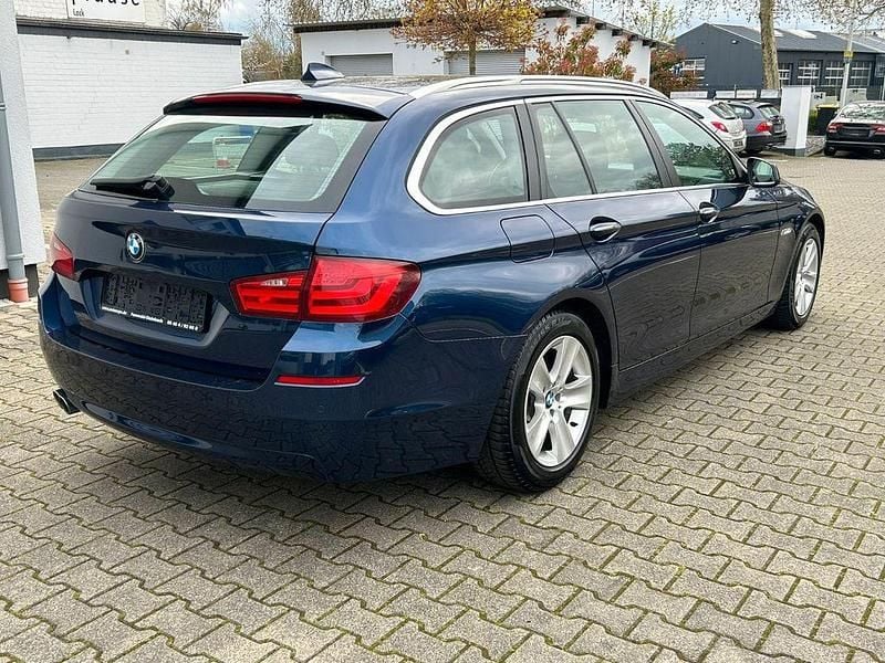 Gebraucht BMW 530 Sport Line 258 PS (189 kW) 2012 Blau Kombi