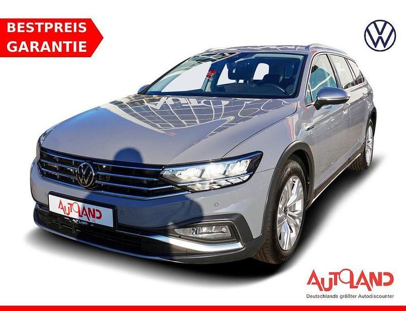 Grau Gebraucht 2023 VW Passat Alltrack Kombi | 26.950 € (Superpreis) - Bild 1/4