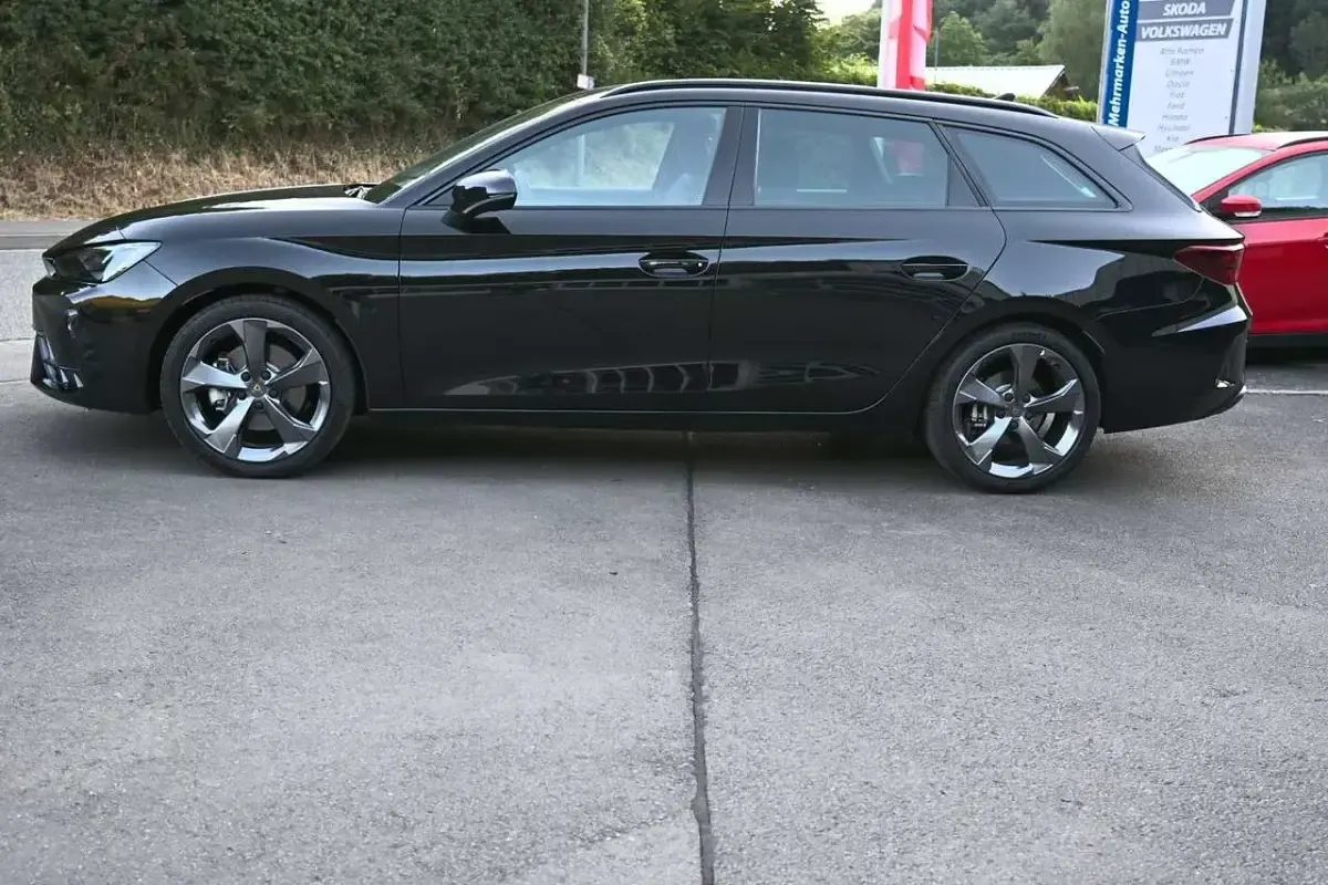 Neu Cupra Leon 204 PS (150 kW) 2026 Mitternachtsschwarz Kombi