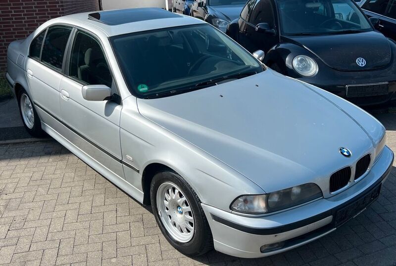 Silber Gebraucht 2000 BMW 520 Limousine | 2.250 € (Superpreis) - Bild 1/4