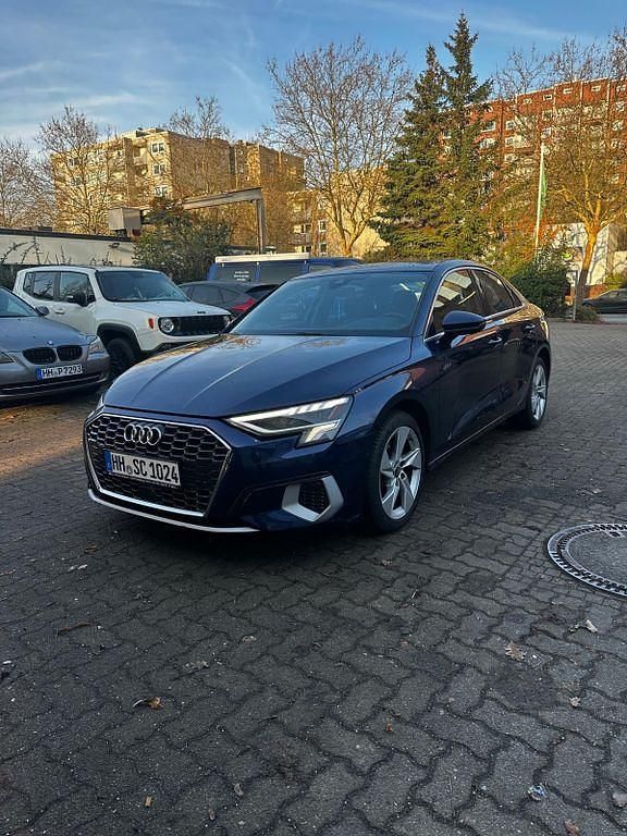 Gebraucht Audi A3 Premium 204 PS (150 kW) 2023 Blau Limousine
