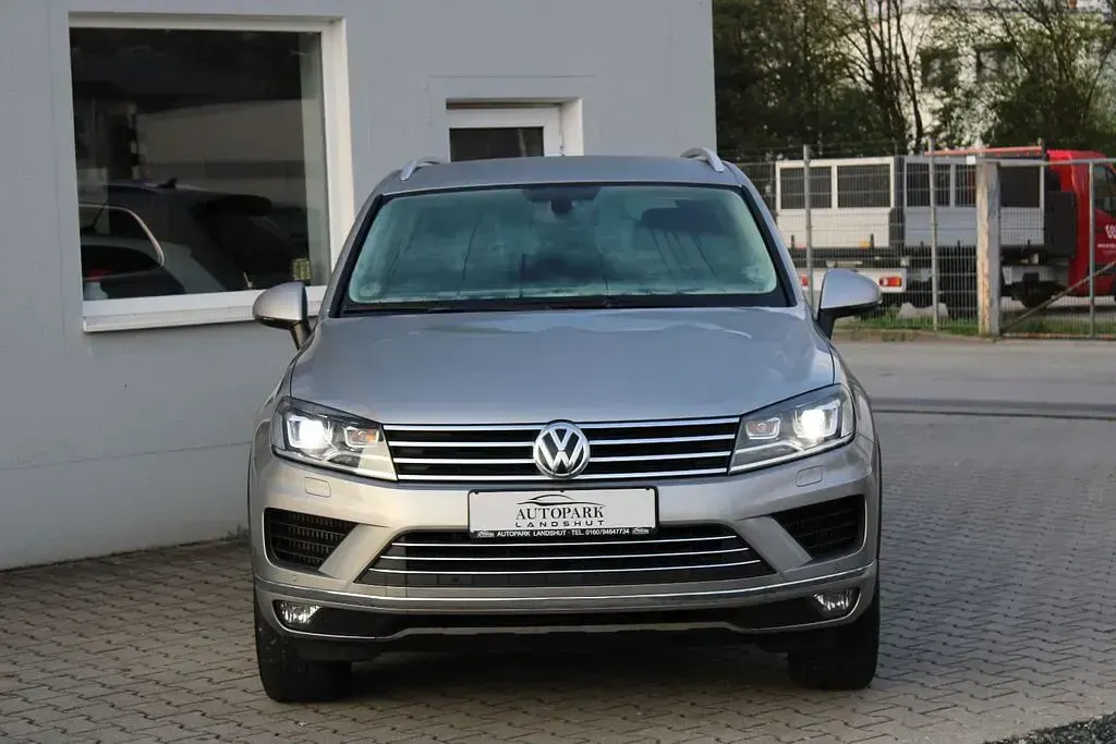 Gebraucht VW Touareg 262 PS (192 kW) 2015 Silber SUV