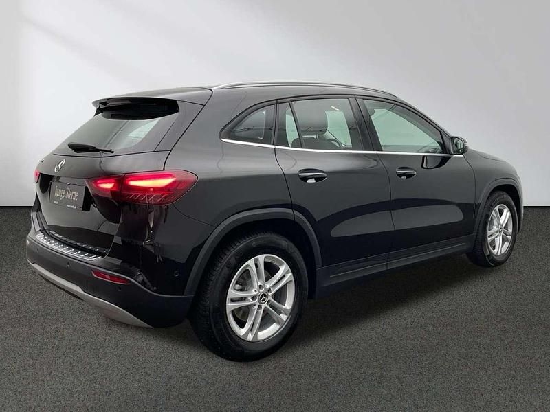 Gebraucht Mercedes GLA200 163 PS (119 kW) 2024 Schwarz SUV