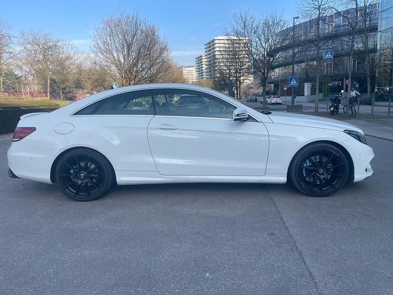 Używany Mercedes E400 333 KM (244 kW) 2014 Biały Coupe